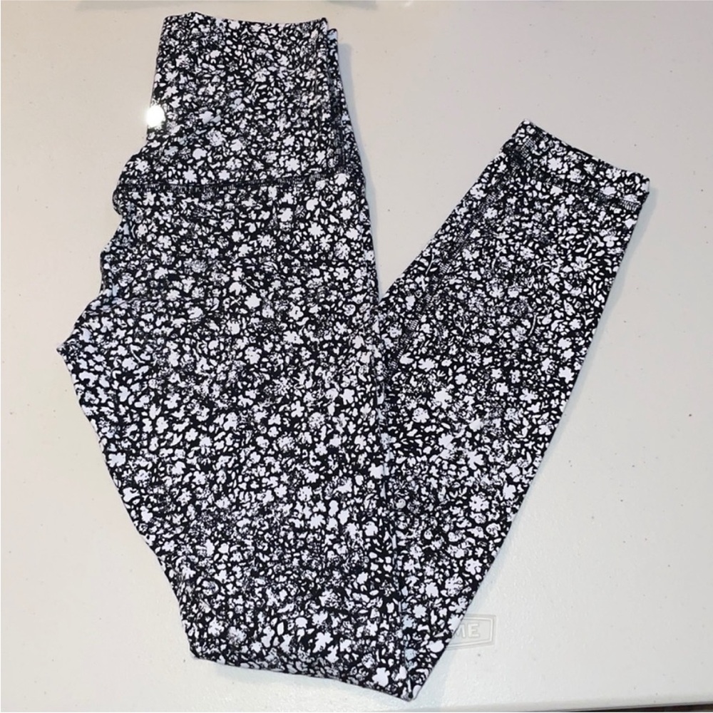 Lululemon Align HR 25” Venture Floral Alpine White Black